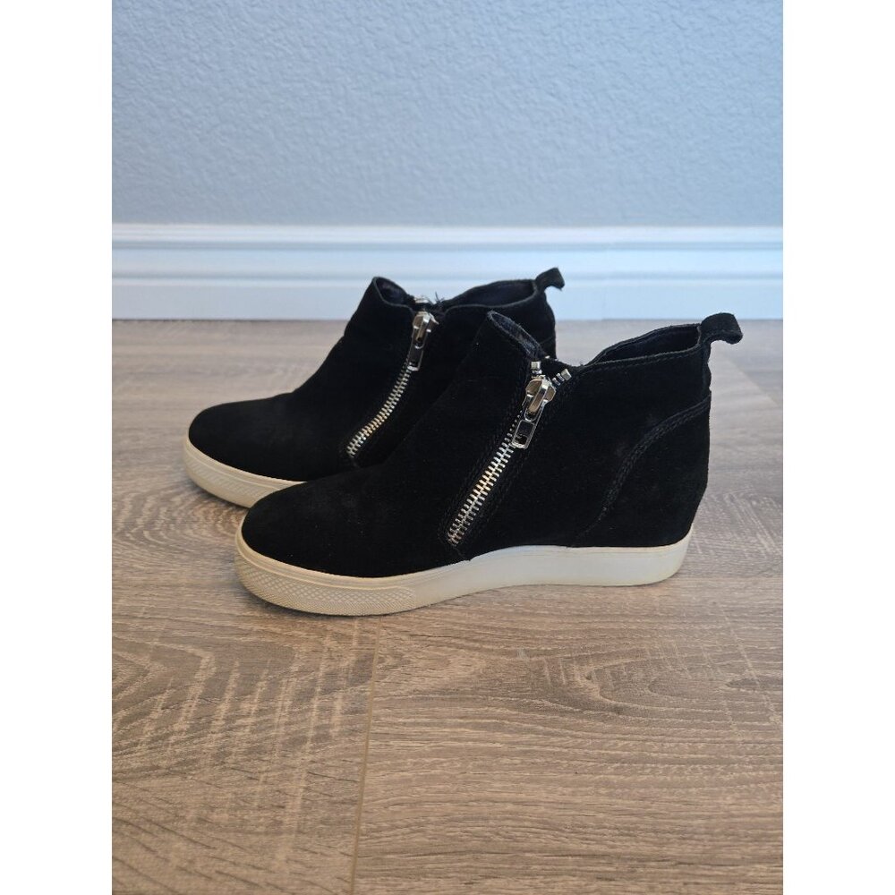 Steve Madden Wedge Womens Bootie Black Suede leather White Soles 9M‎